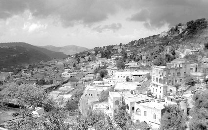 Vue de Deir el Kamar en noir et blanc