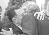 Villepin accueilli par le 1er ministre libanais Fouad Siniora lors de son arrivée à Beyrouth le 17 Juillet 2006