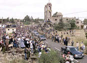 Visite du Pape à Kuneitra-Golan  en Mai 2001; l'église Grecque Orthodoxe meurtrie par la dynamite Israelienne...