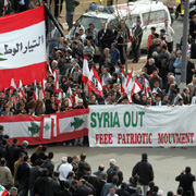 Démonstrations Anti-syriennes lors du cortège, dans le calme et la dignité
