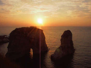 Coucher de soleil à Raouché par Ph.Vaugouin